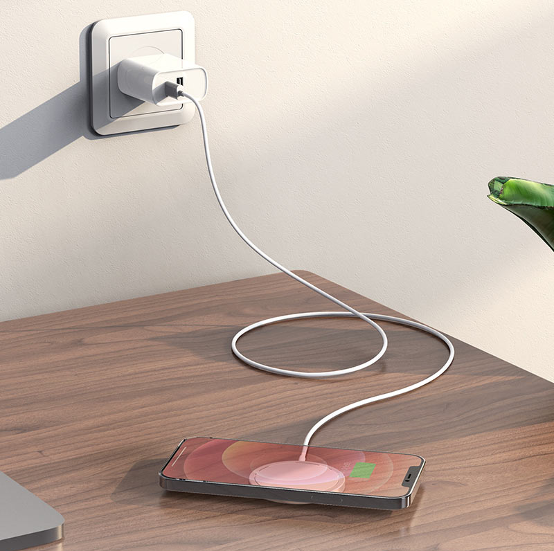 HOCO MagSafe Charger - 15W Magnetic Wireless Charger - Qi-Certified (CW30PRO)